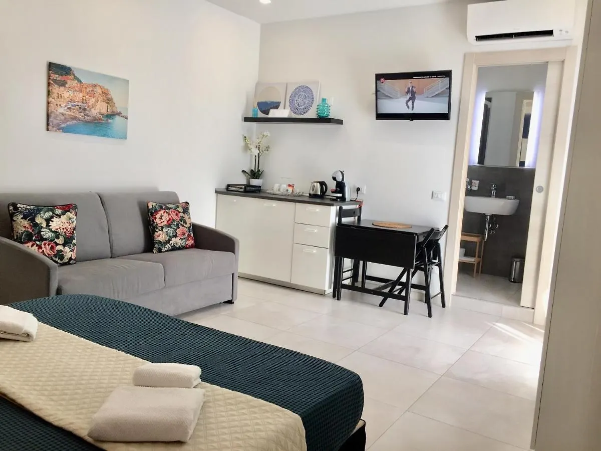 Sunset Rooms La Spezia 0*,